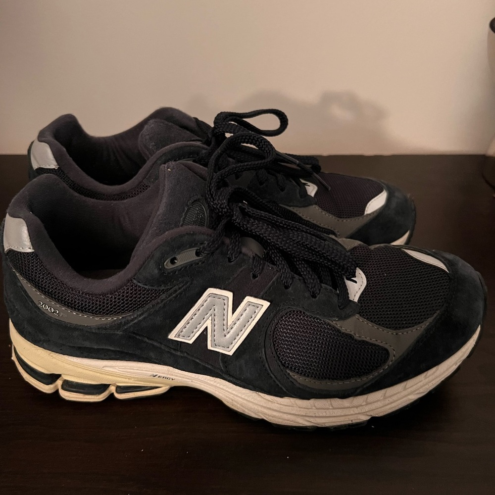 New Balance 2002r sneakers